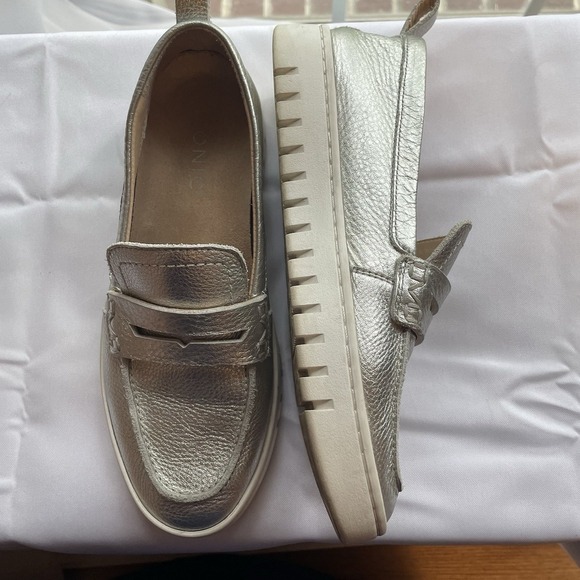 Vionic Women's Uptown 360 Flex Slip-Ons Silver Leather Loafer Slide Women's 6.5 - Picture 1 of 8